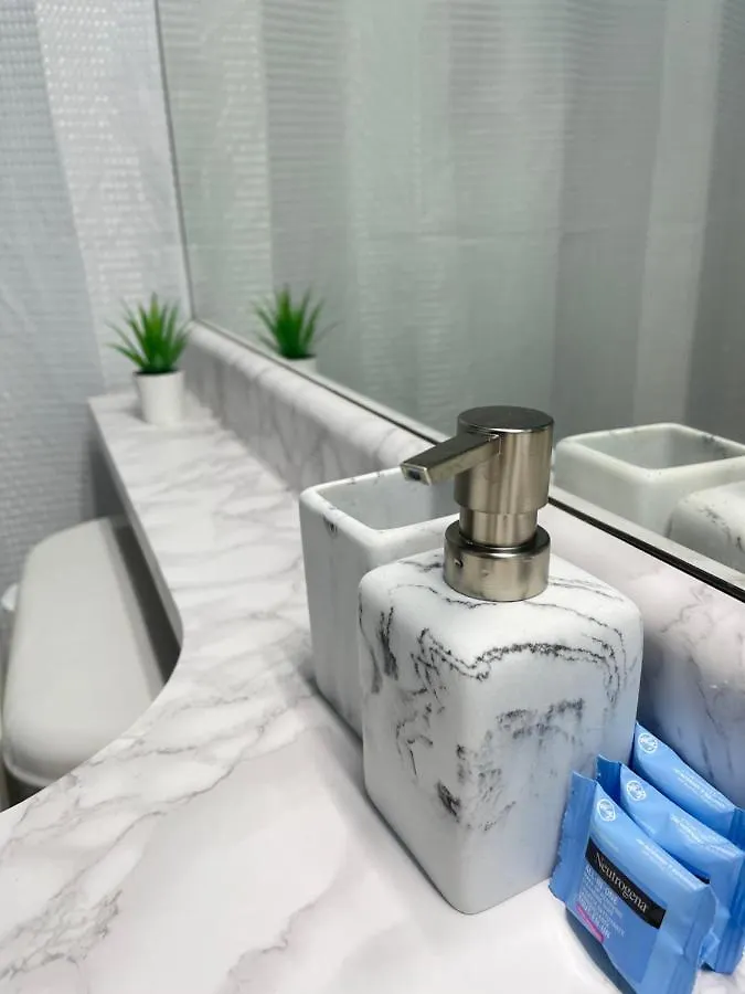 Apartment Downtown 1Br Condo At Granville Strip Near English Bay Vancouver Kanada