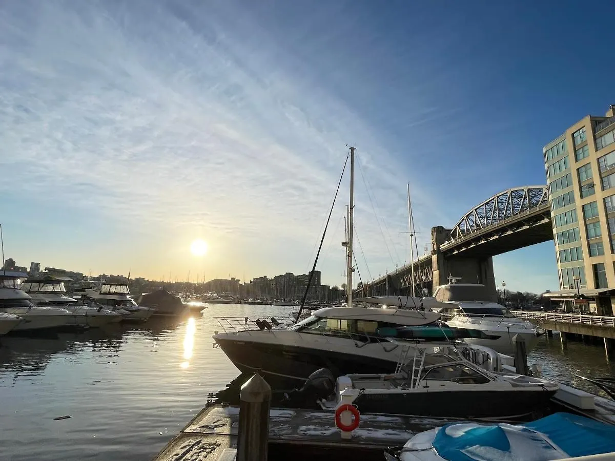 Apartment Downtown 1Br Condo At Granville Strip Near English Bay Vancouver